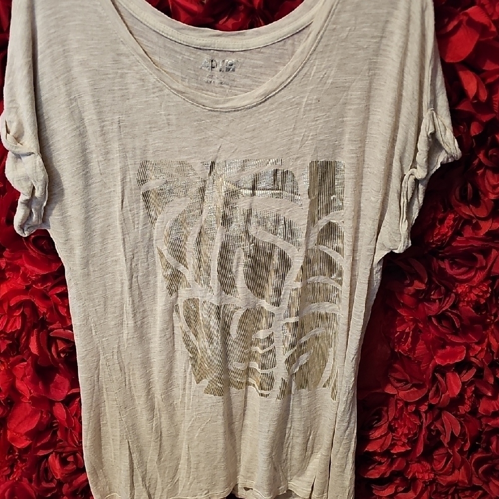 Apt. 9 Cream Graphic Women's Top Size Large